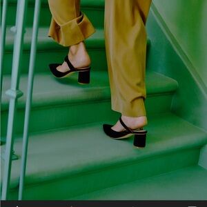 Ma’am Ruth Blue Suede Round Heel Sandals Women’s Size 5.5